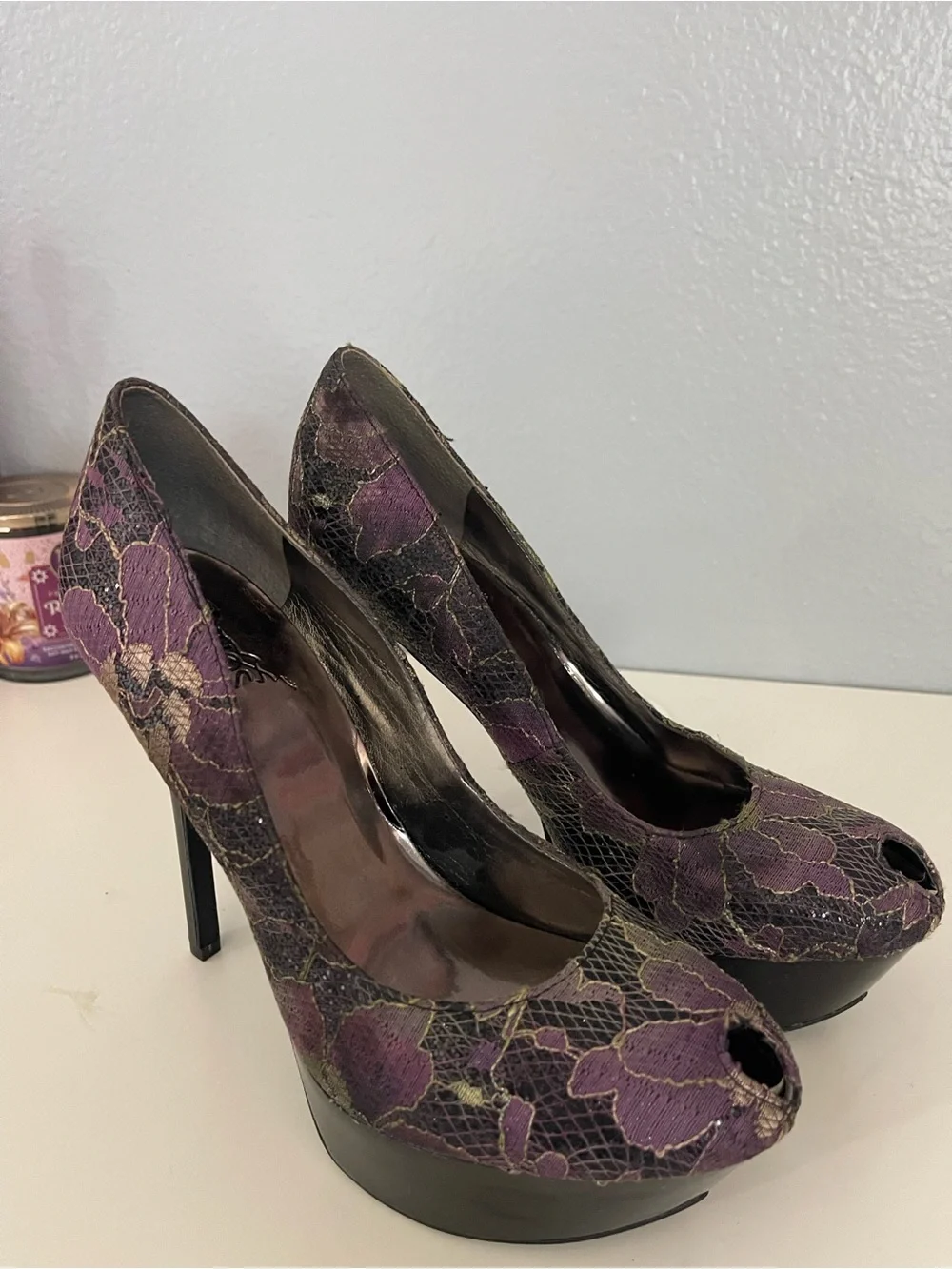 Women's Purple Floral Lace Peep-Toe Platform Pumps